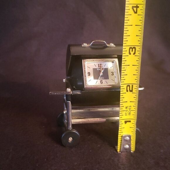 Timex Quartz Mini BBQ Barbecue Grill Metal Novelty Desk Clock - Picture 10 of 10